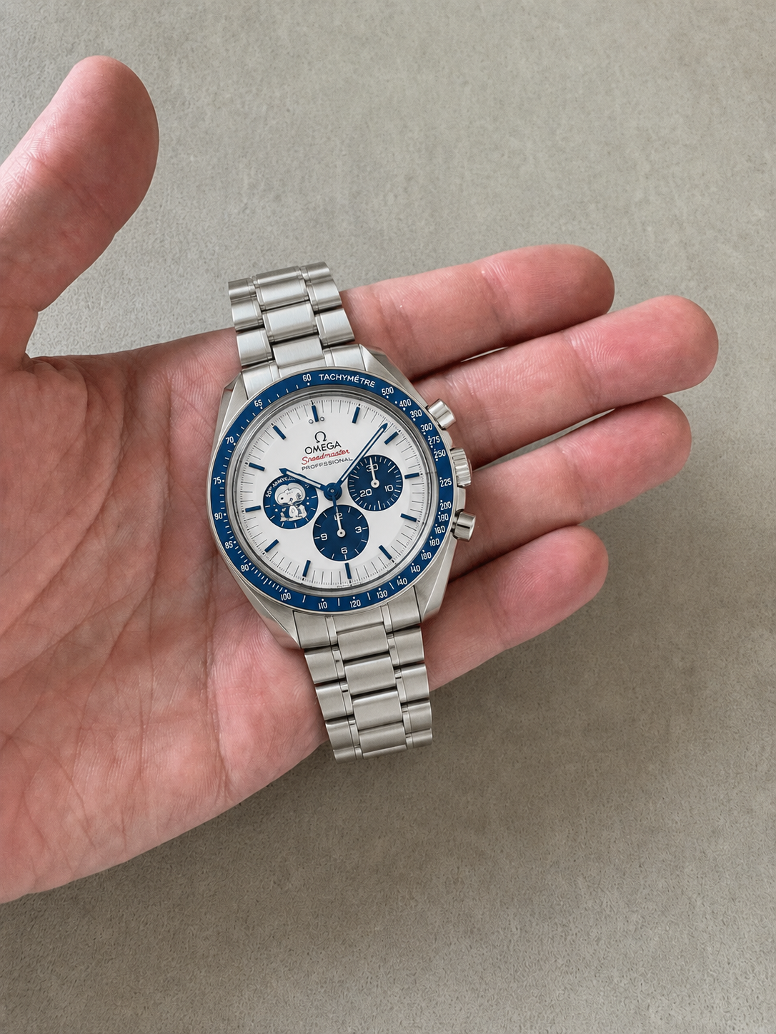 Omega Speedmaster Silver Snoopy 42mm