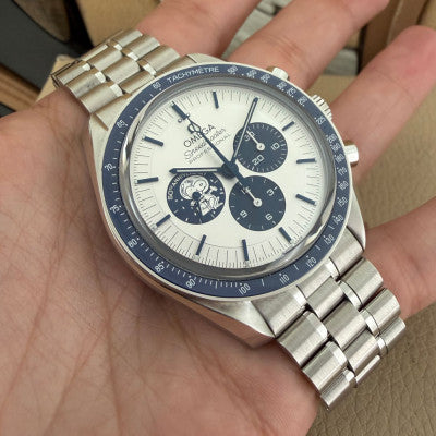 Omega Speedmaster Silver Snoopy 42mm