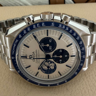 Omega Speedmaster Silver Snoopy 42mm
