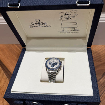 Omega Speedmaster Silver Snoopy 42mm
