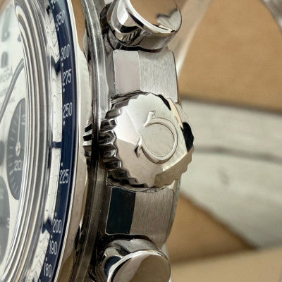 Omega Speedmaster Silver Snoopy 42mm